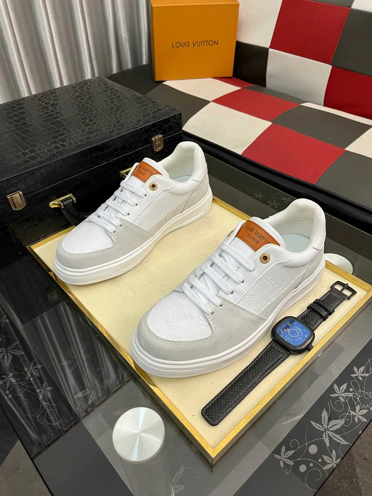 Men's Men's Shoes 💰420⌚️⌚️LV Louis Vuitton. The latest trendy casual shoes are popular in physical stores in sizes 38-44. New spring and summer comfortable imported custom original cowhide, unique jacquard fabric element design. Paired with sheepskin lining, Lv original bottom, [taiyang][taiyang] high-end packaging and high quality💪Details determine the quality, you can enter and leave the counter at will, welcome to compare🇮🇹